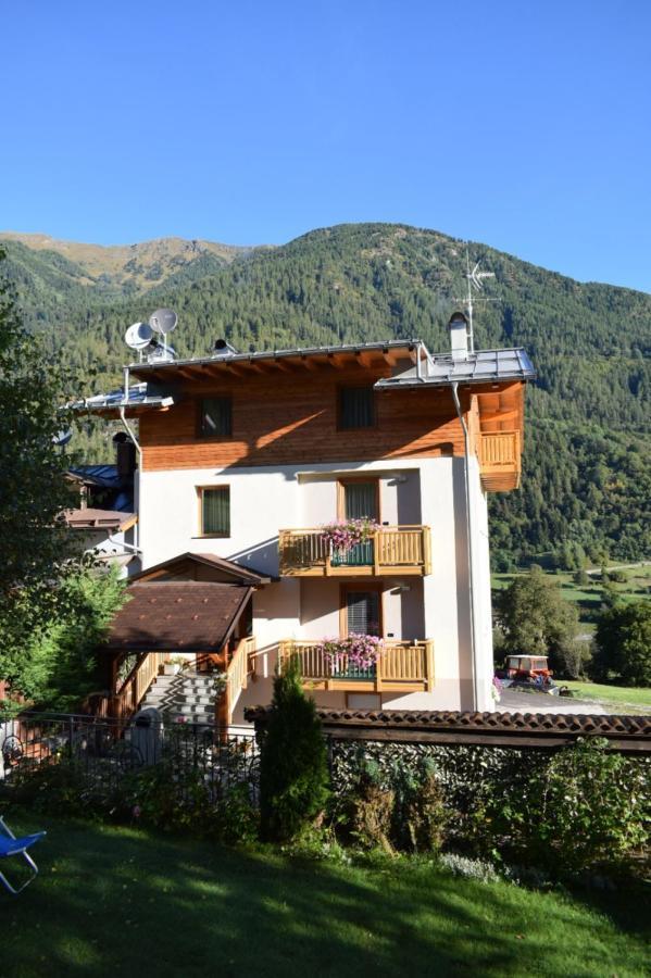 Appartamenti Penasa Renato Commezzadura Exterior foto