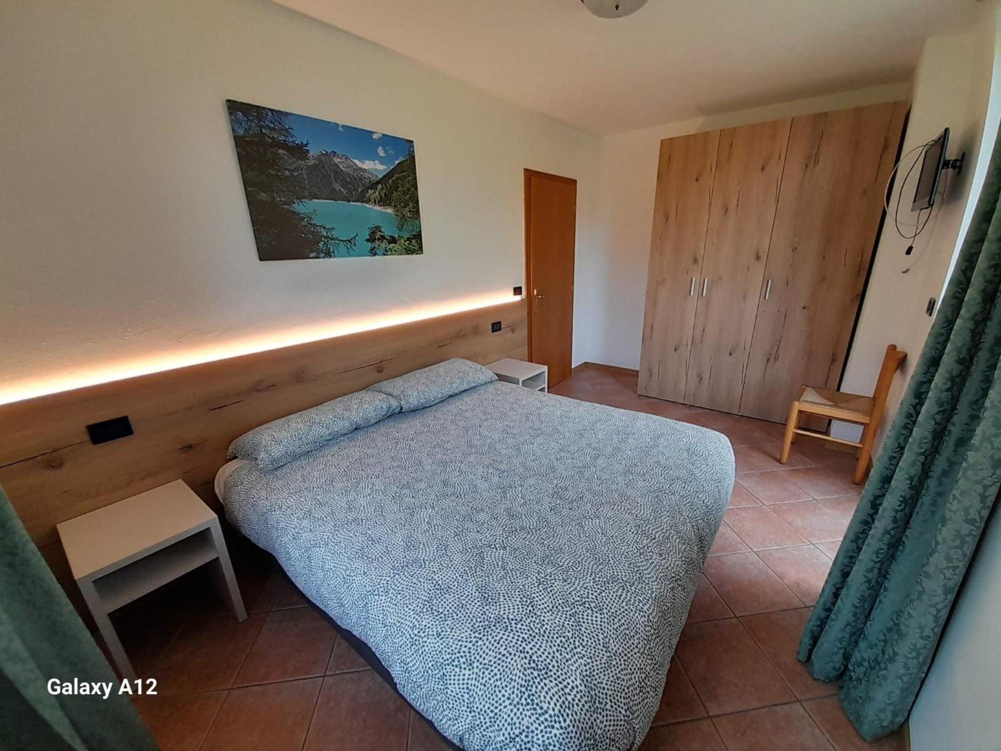 Appartamenti Penasa Renato Commezzadura Exterior foto